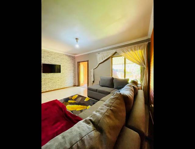 3 BEDROOM APARTMENT FOR SALE IN MONTCLAIR